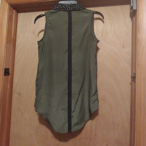 Shirt - Picture 2 of 3